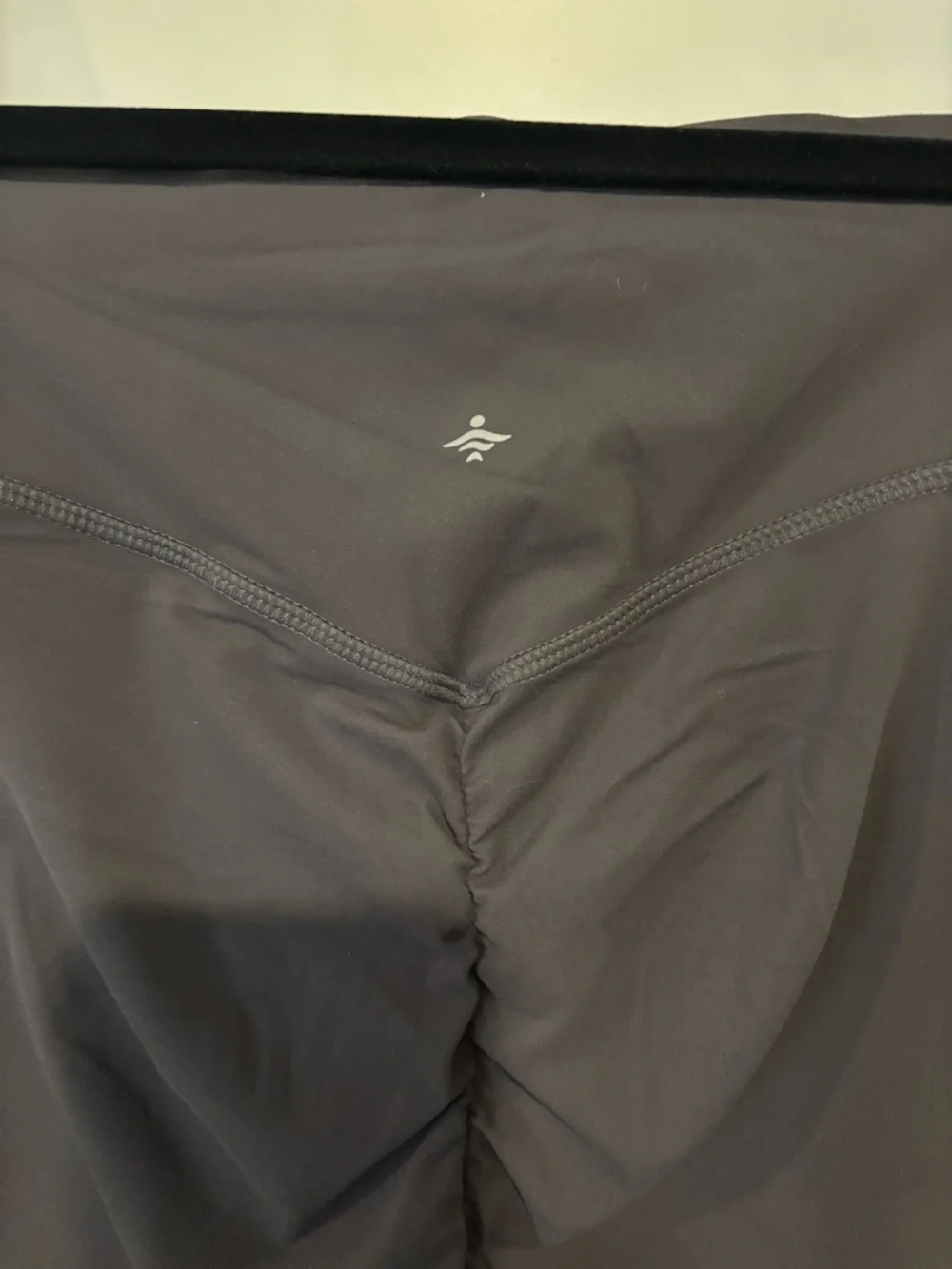 Halara Black High Waisted Scrunch Butt Leggings Pockets Size M Full Length P405 - Picture 3 of 7